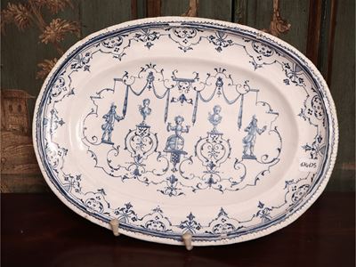 Vassoio in maiolica, Francia, XVIII secolo