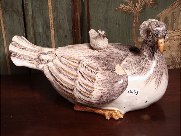 Zuppiera in maiolica