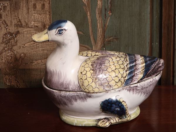Scatola in maiolica