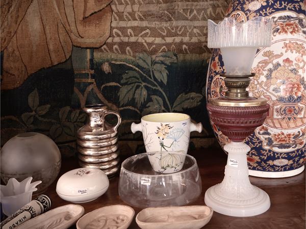 Lotto di accessori e curiosità per la casa