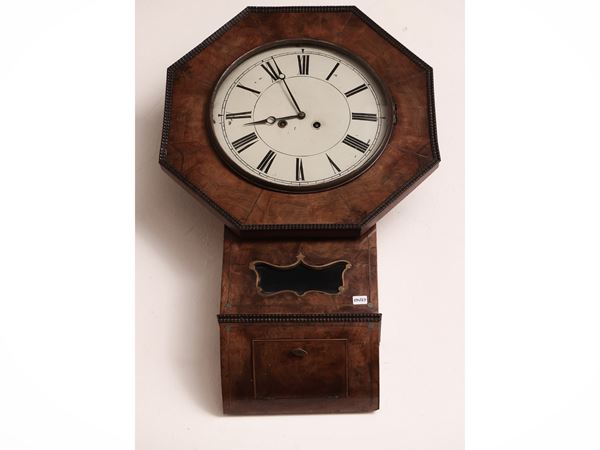 Orologio a pendolo a muro impiallacciato in radica di noce