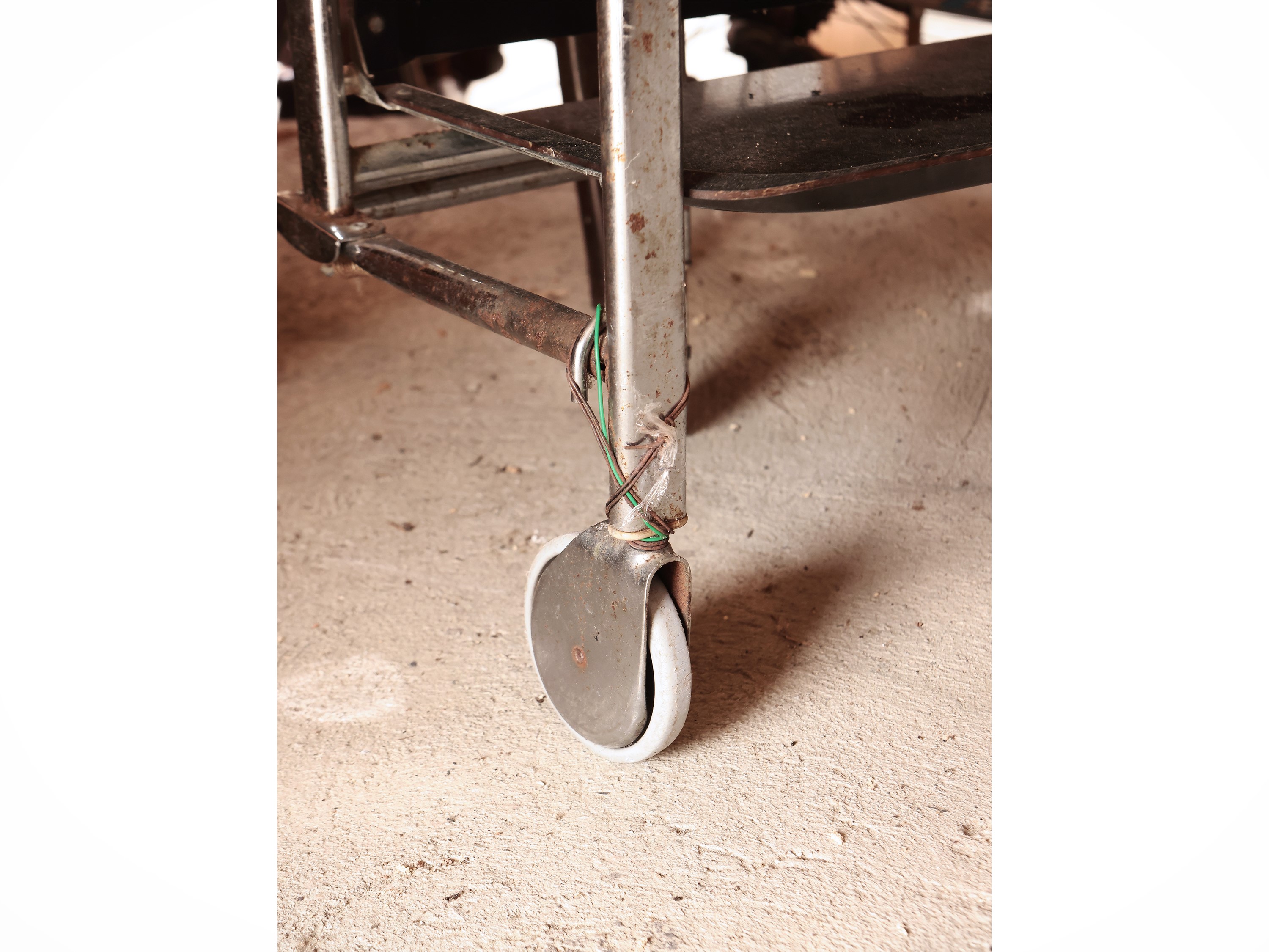 Carrello di servizio pieghevole, h cm 76x66x42