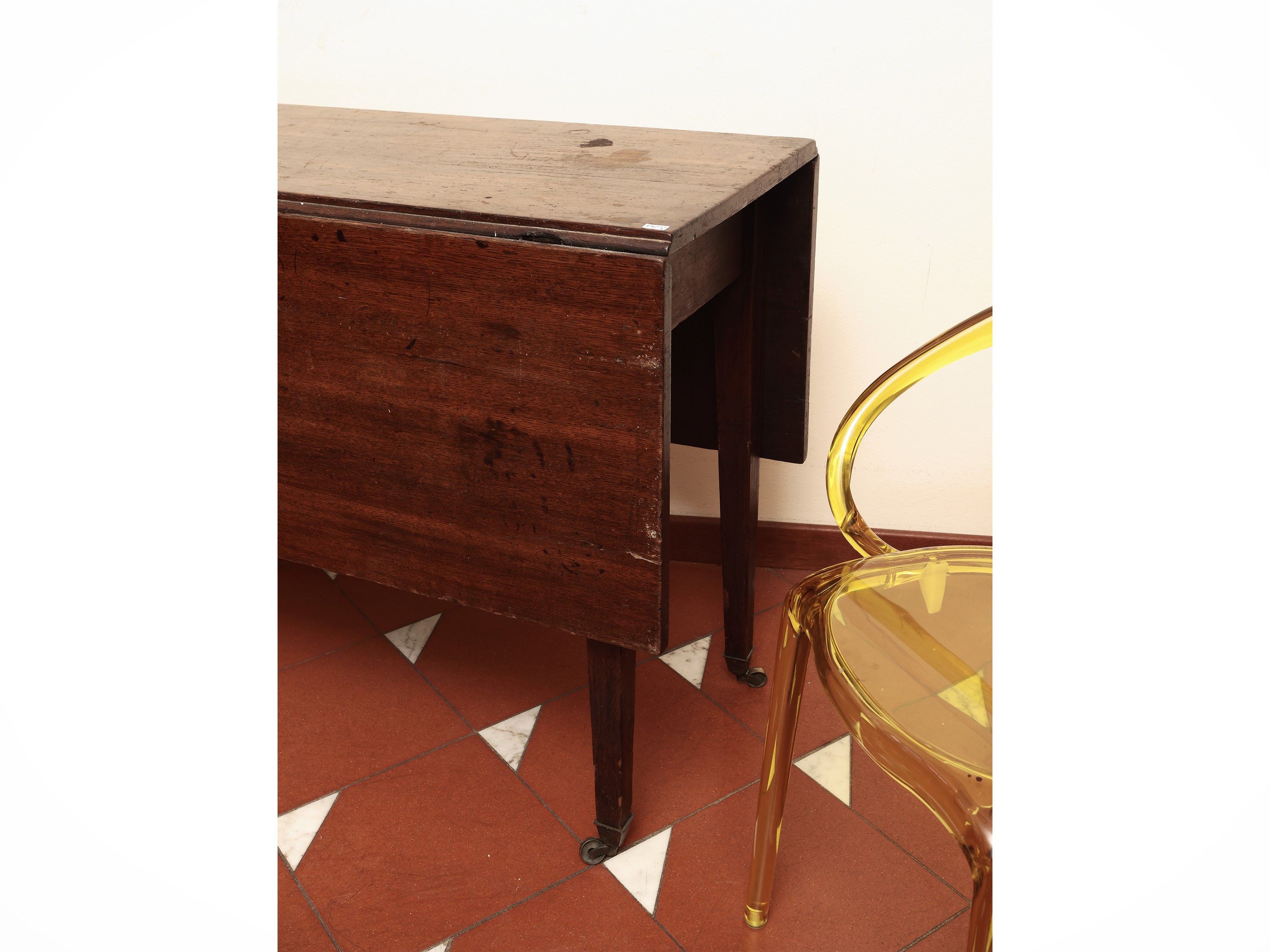 Tavolino di Servizio a Bandelle in Satinwood