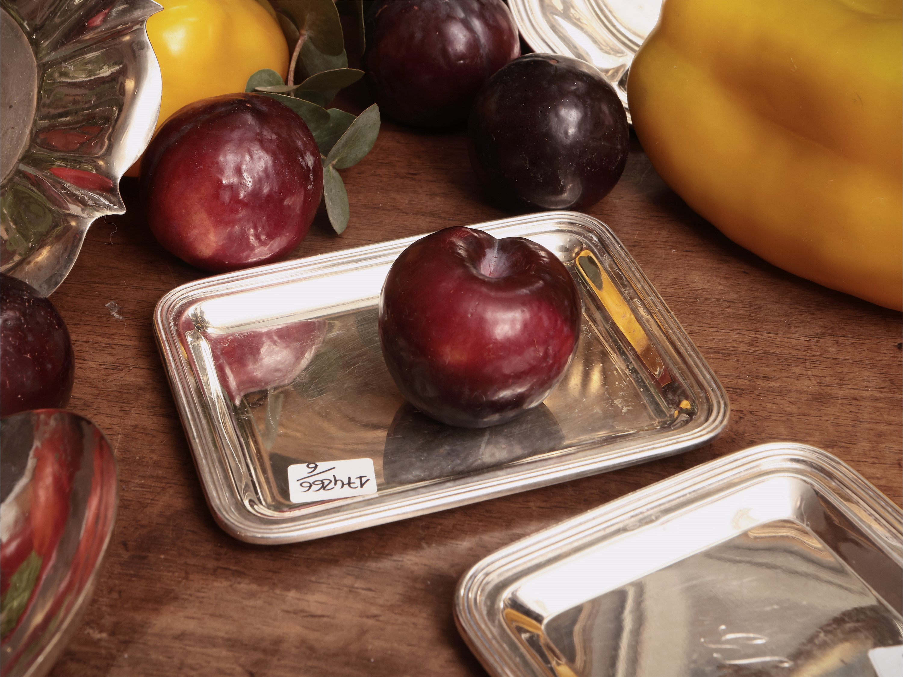 Lotto di argenteria, composto da cestini e vassoietti