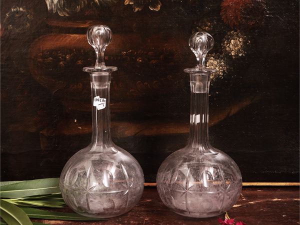 Coppia di bottiglie da vino in cristallo molato