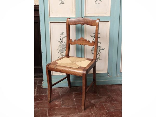 Coppia di sedie rustiche in ciliegio
