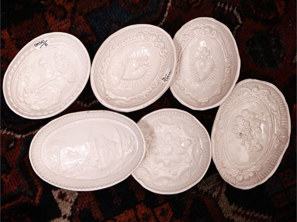 Raccolta di sei formine in terracotta smaltata per gelo di melone e budini