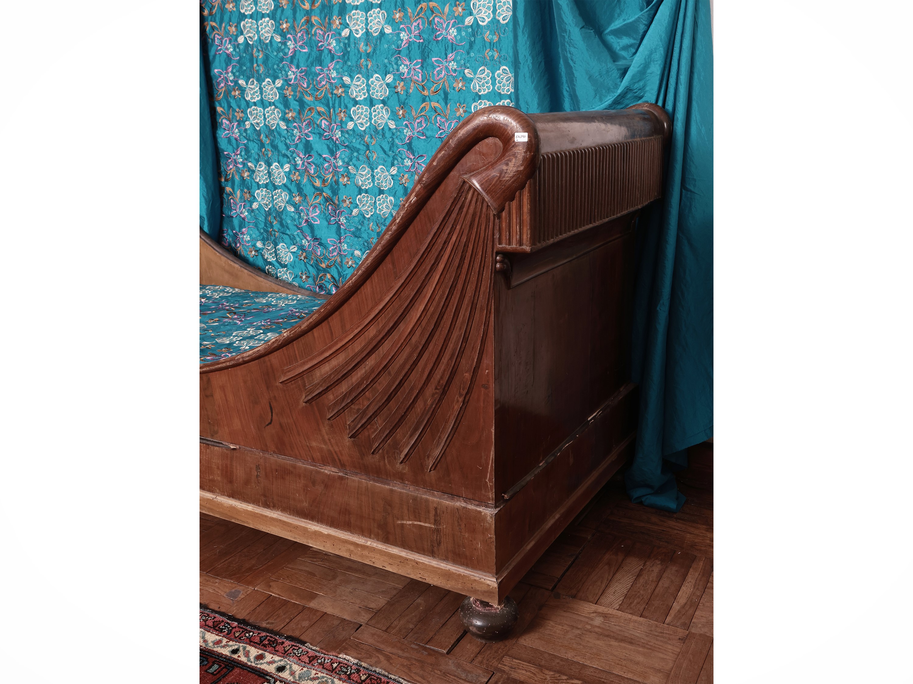 Letto singolo a barca in noce