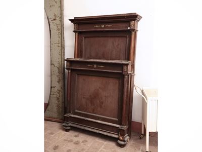 Letto impiallacciato in noce, stile Impero, inizio XX secolo