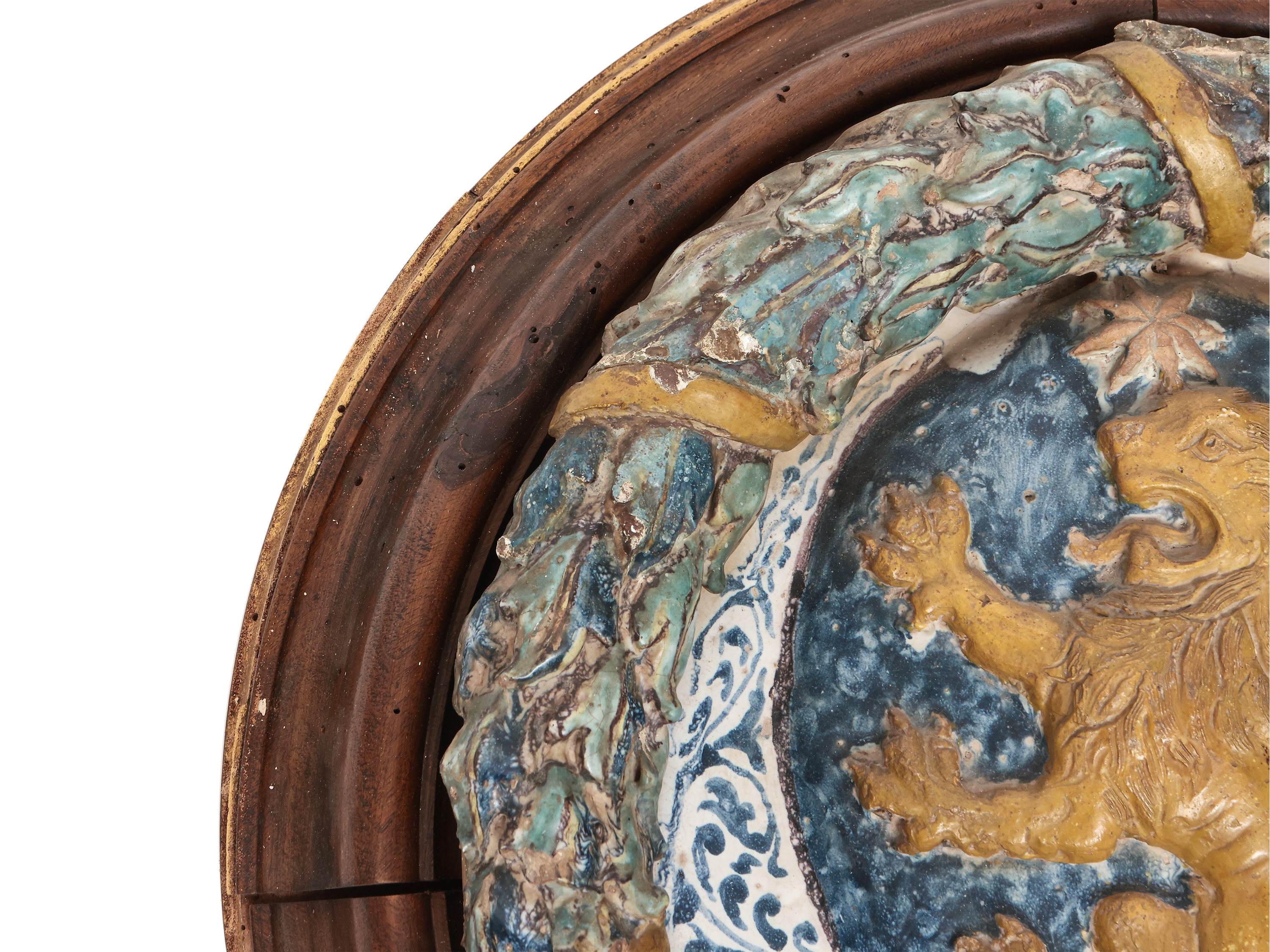 Stemma gentilizio con leone rampante e stella a otto punte