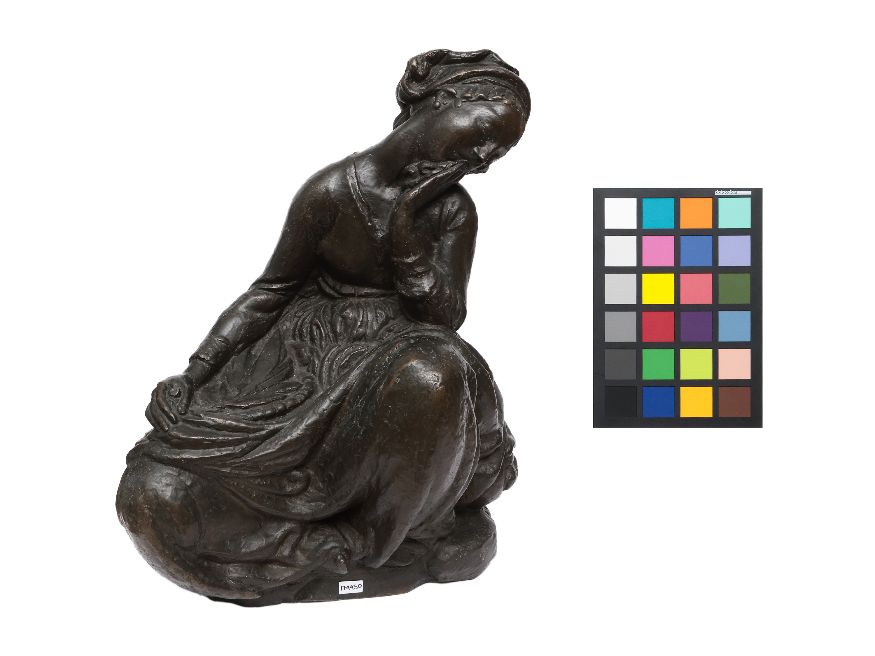 Donna sul sacco (o Donna che riposa)