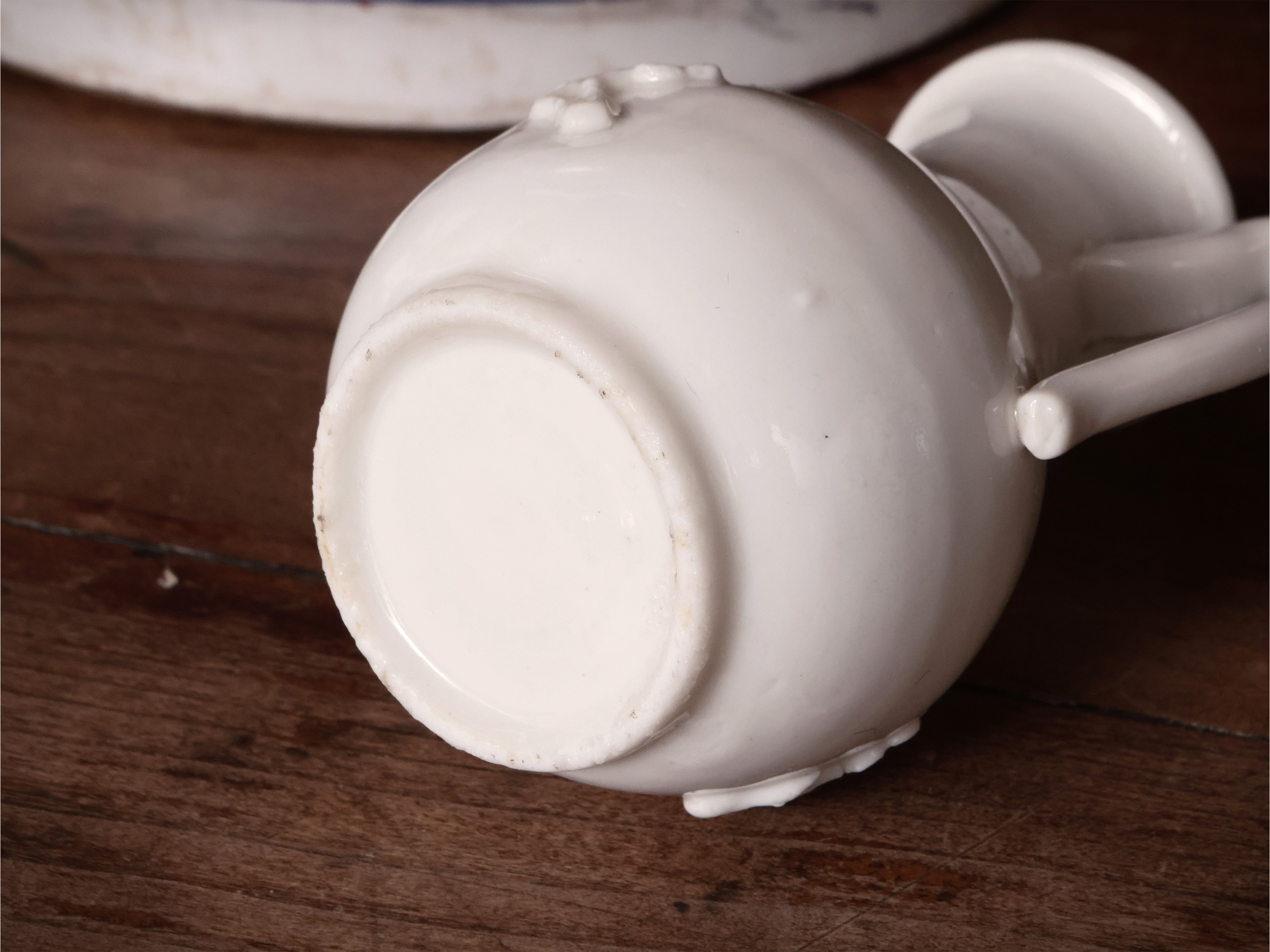 Piccola brocca in porcellana bianca di Dehua