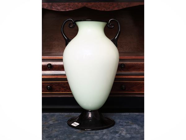 Vaso Barovier Seguso Ferro in vetro soffiato incamiciato color verdino