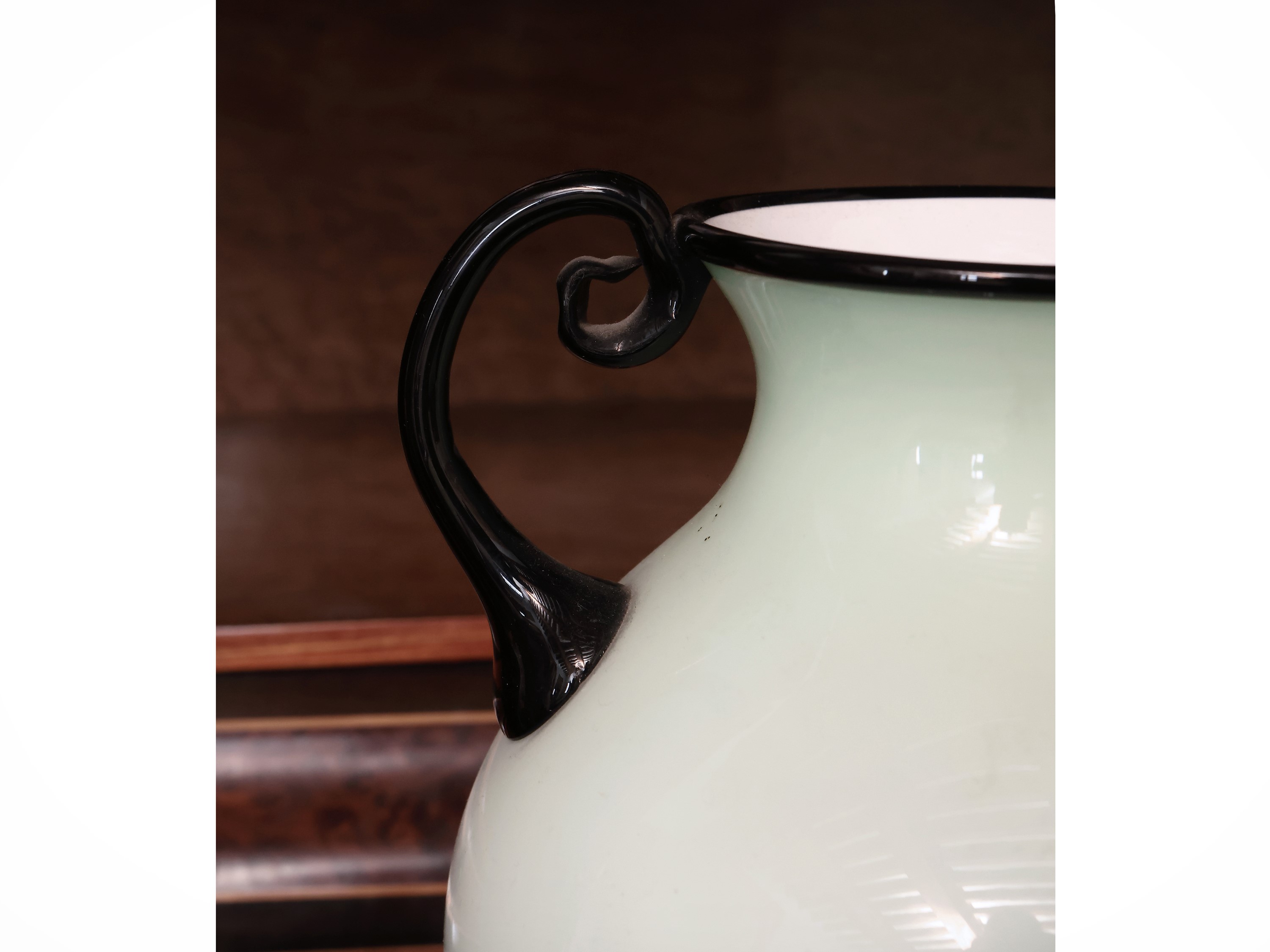 Vaso Barovier Seguso Ferro in Vetro Soffiato Incamiciato Color Verdino
