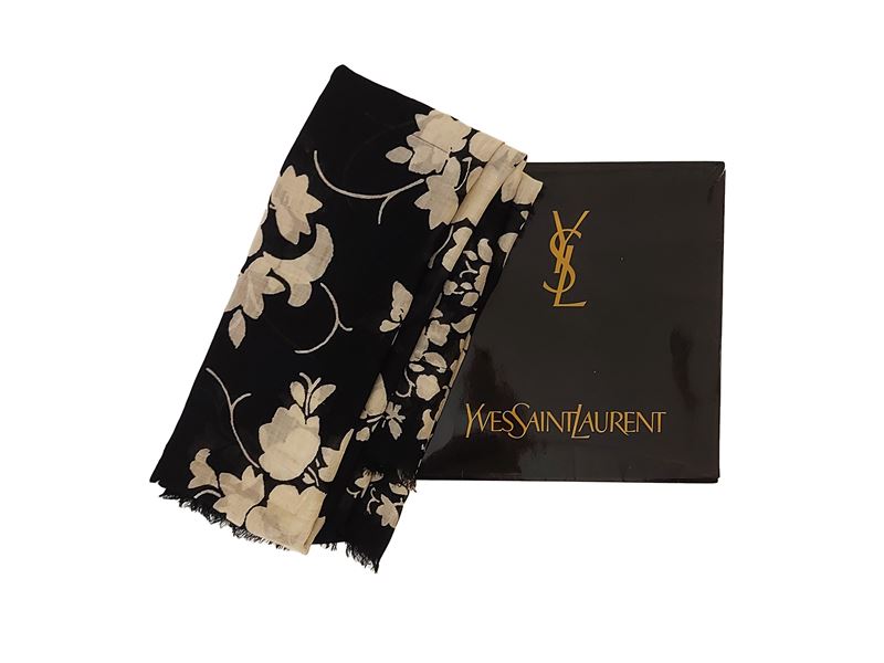 Ysl - Grande Foulard in Cotone a Motivo Floreale Bianco su Fondo Nero