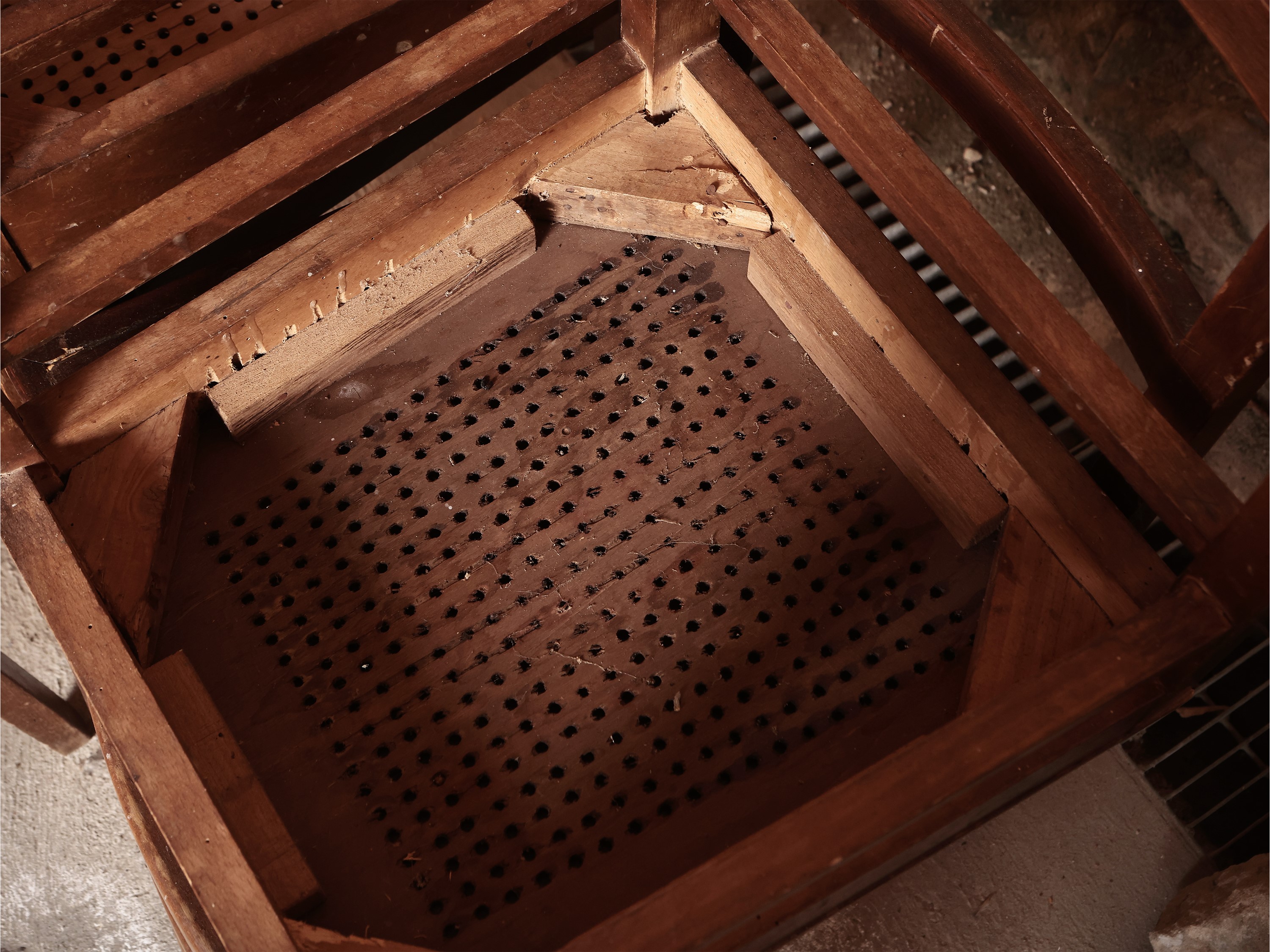 Serie di Sette Sedie in Legno Tenero