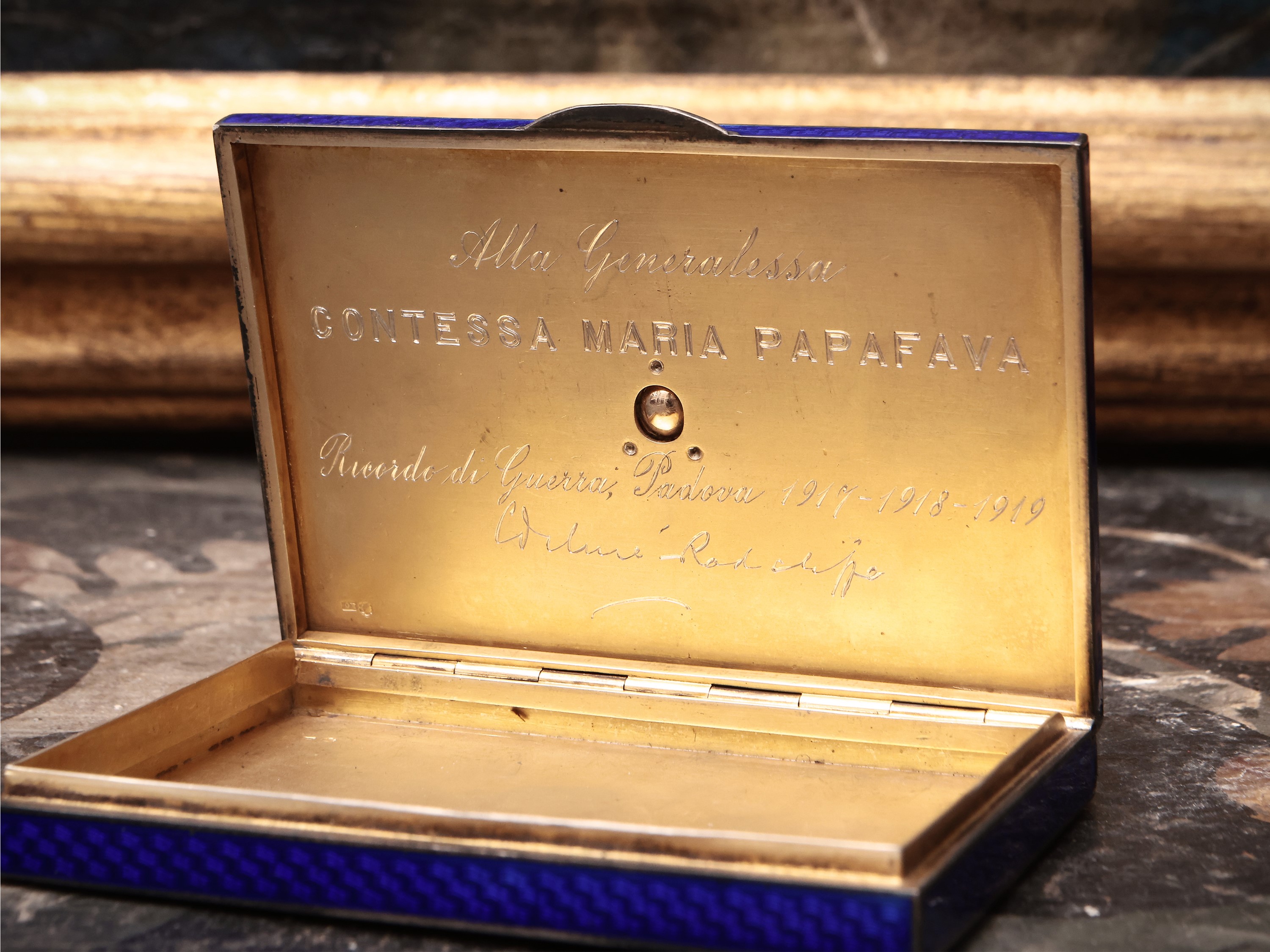 Tabacchiera Art déco in argento e smalti blu cobalto