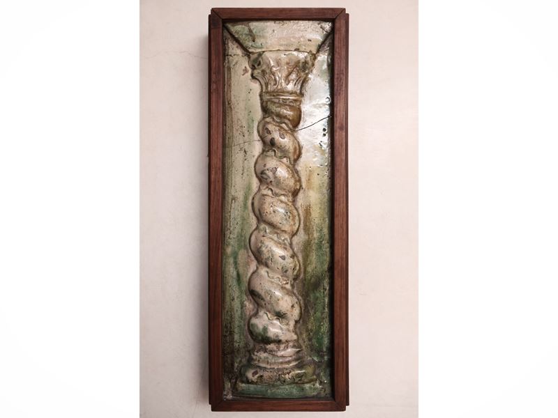 Serie di Tre Formelle in Maiolica