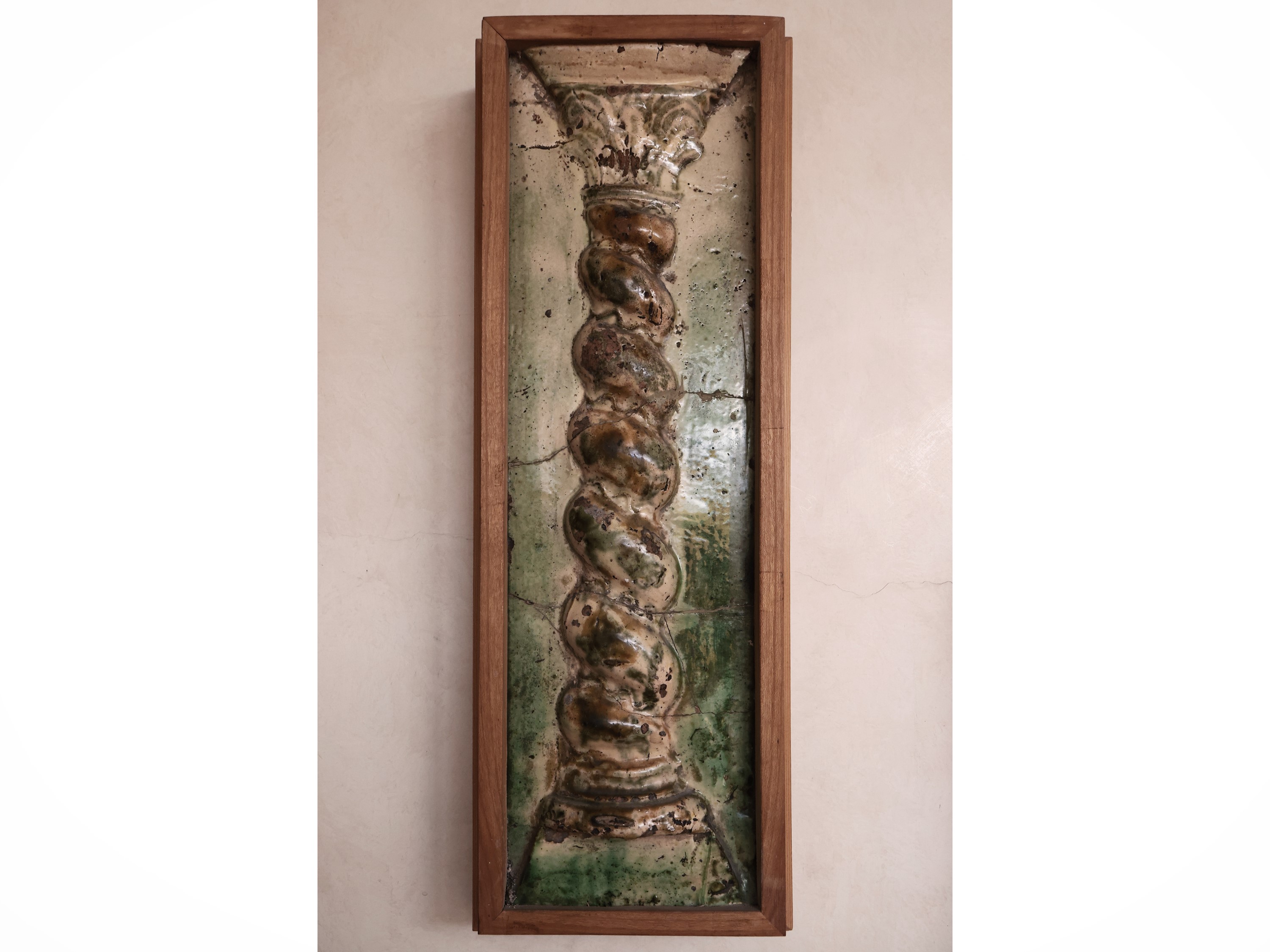 Serie di Tre Formelle in Maiolica