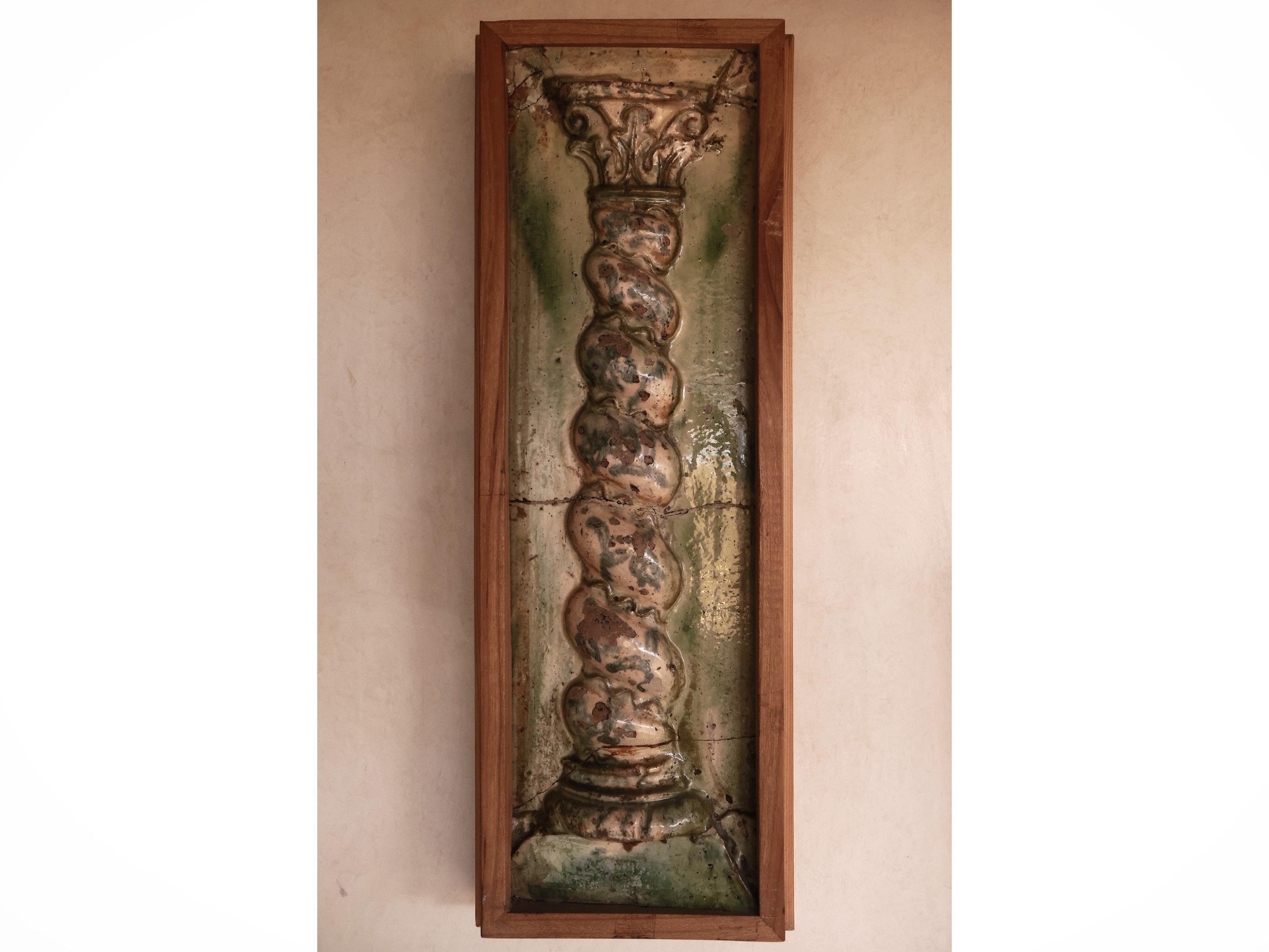 Serie di Tre Formelle in Maiolica