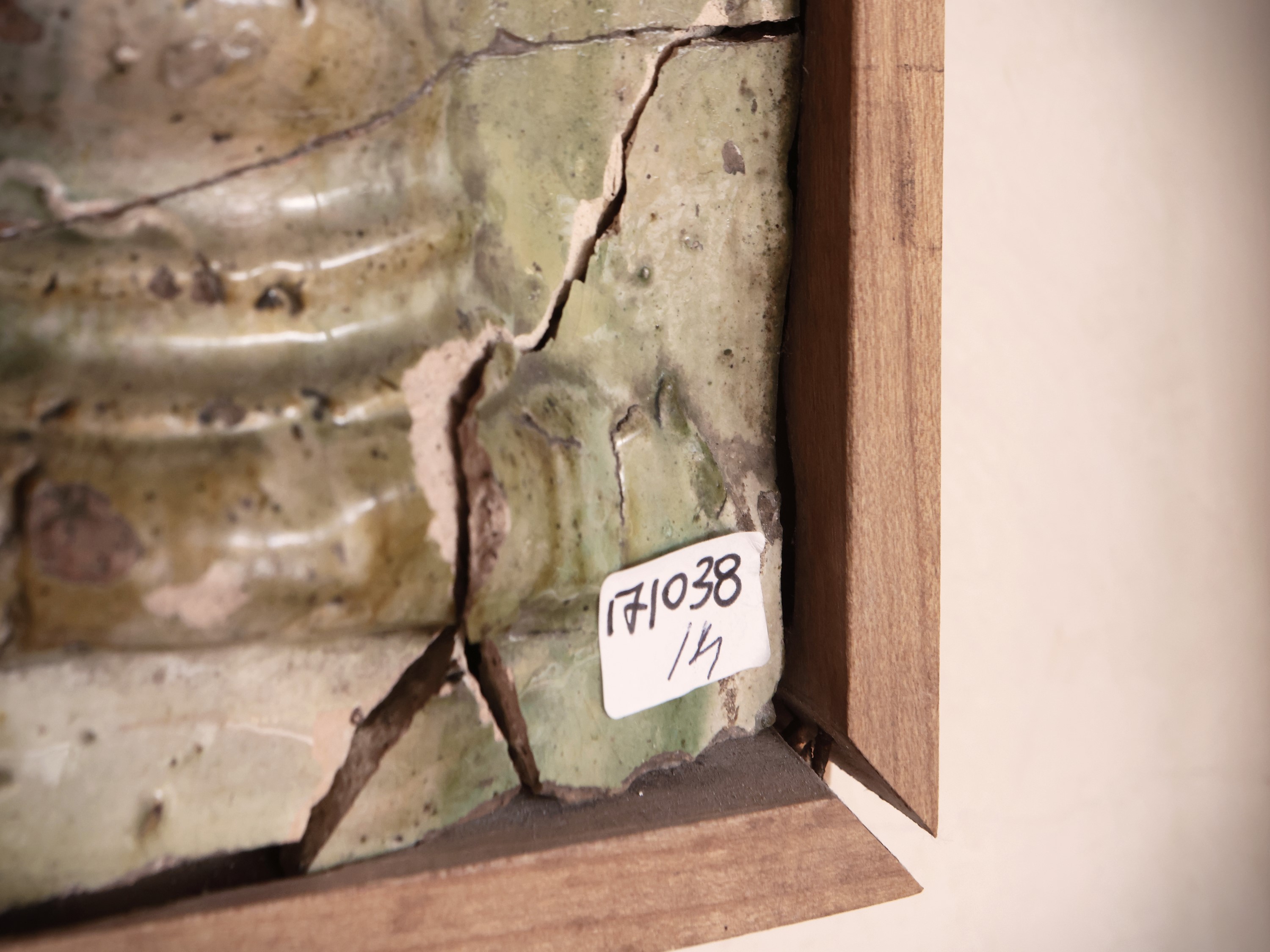 Serie di Tre Formelle in Maiolica