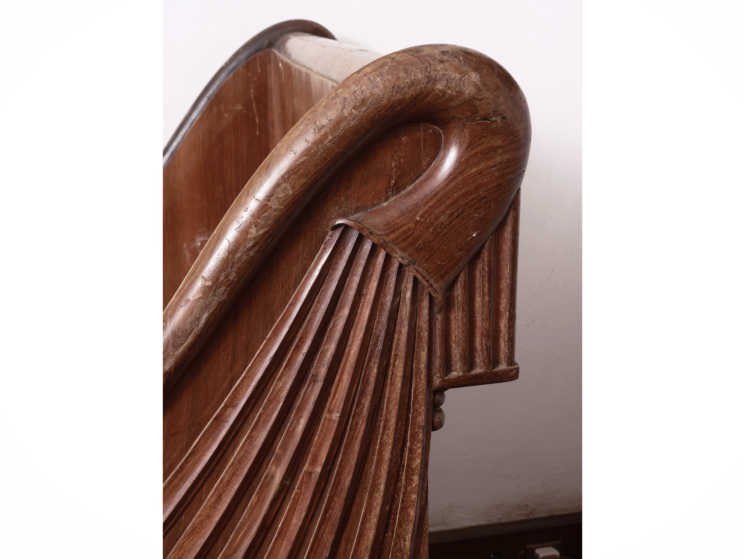 Letto singolo a barca in noce