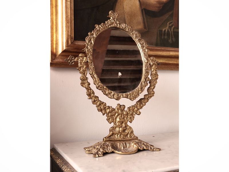 Piccola Specchiera da Toilette con Cornice in Metallo Dorato