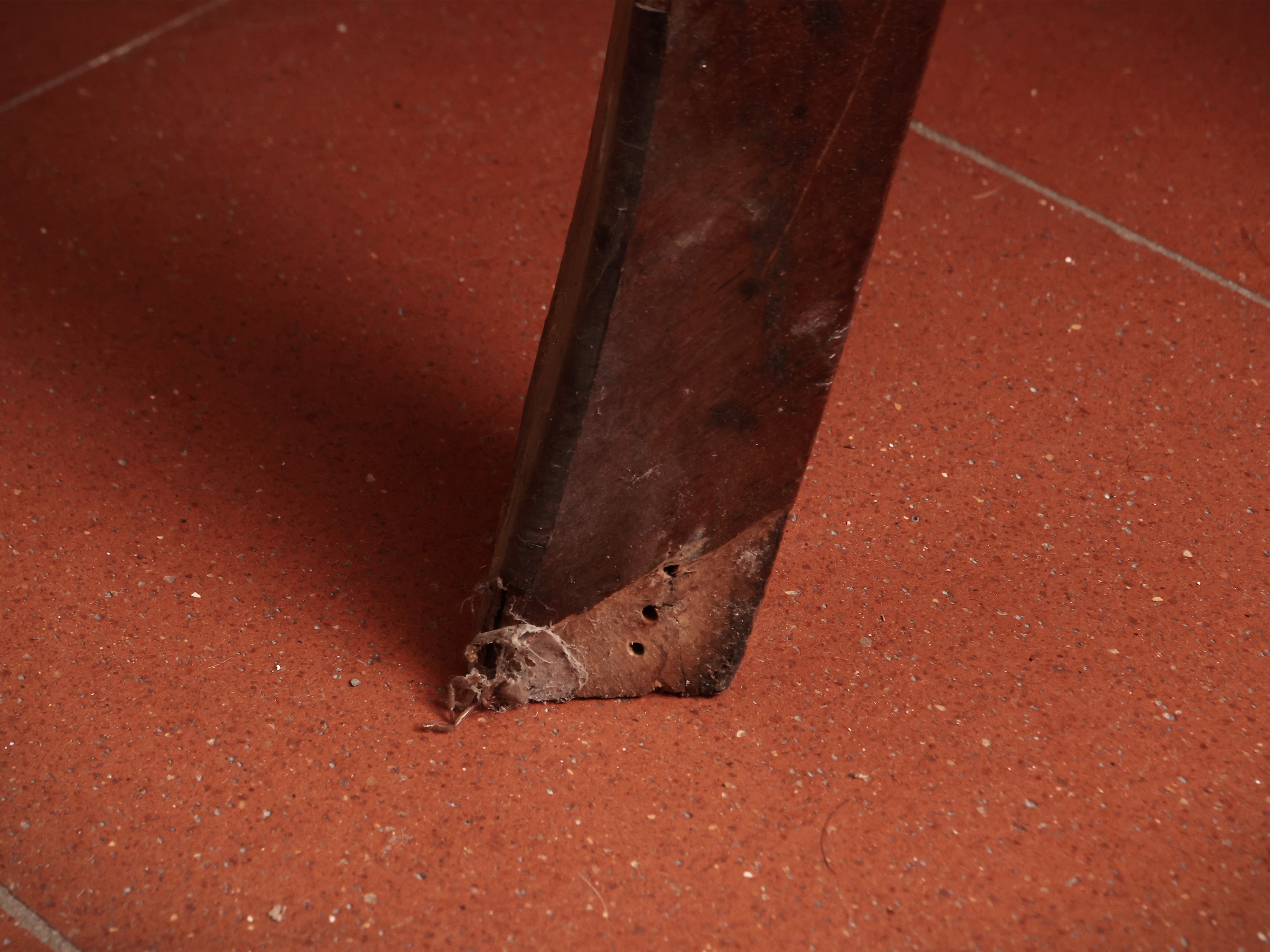 Cassettone Impiallacciato in Legno di Rosa