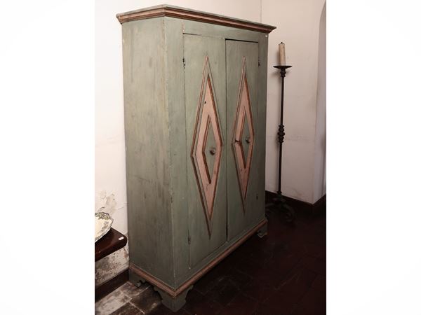 Armadio in legno tenero dipinto verde acqua