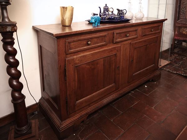 Credenza rustica in noce