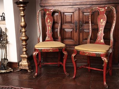 Coppia di Sedie a Pattona in Legno Laccato Rosso