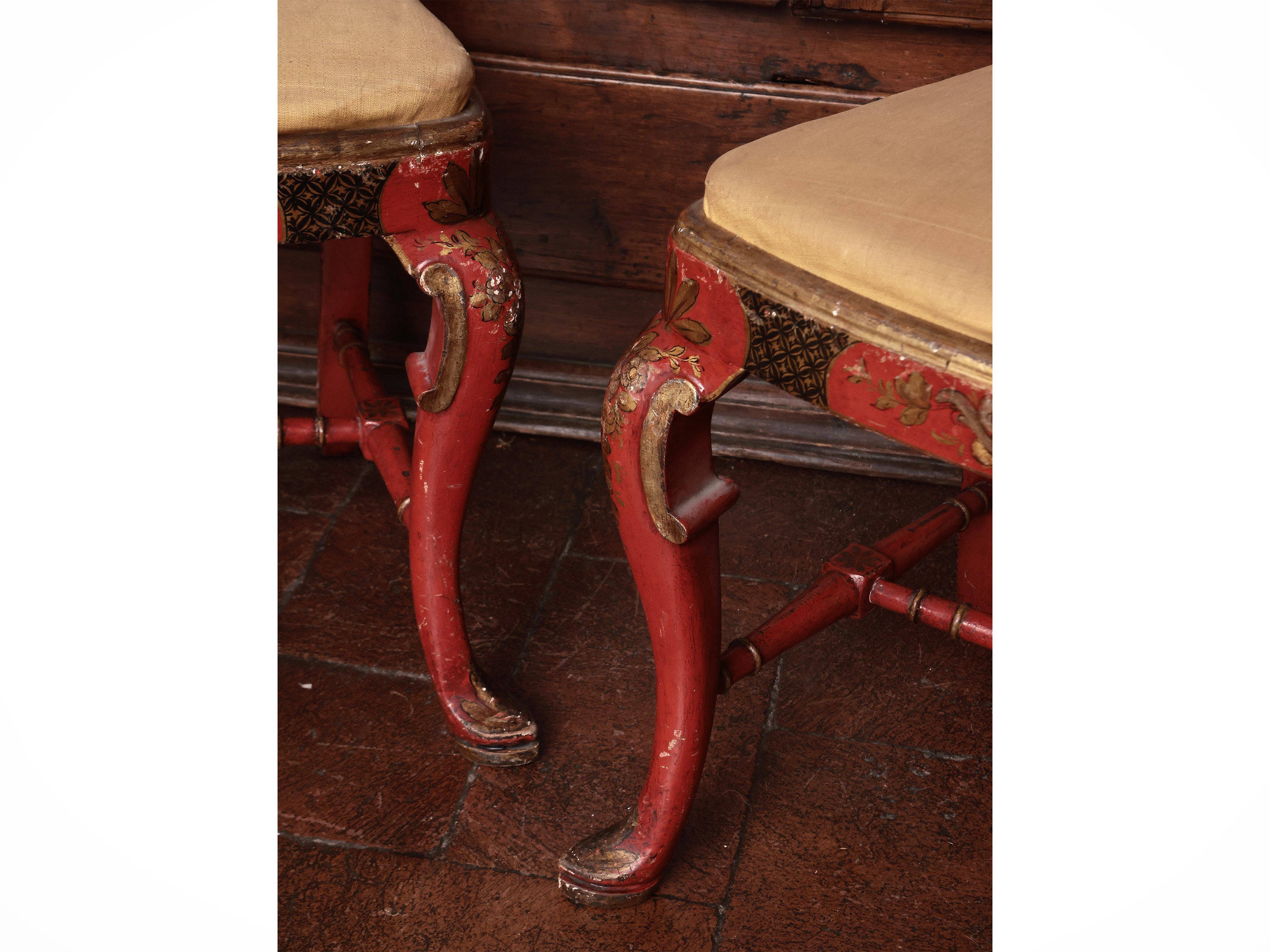 Coppia di Sedie a Pattona in Legno Laccato Rosso