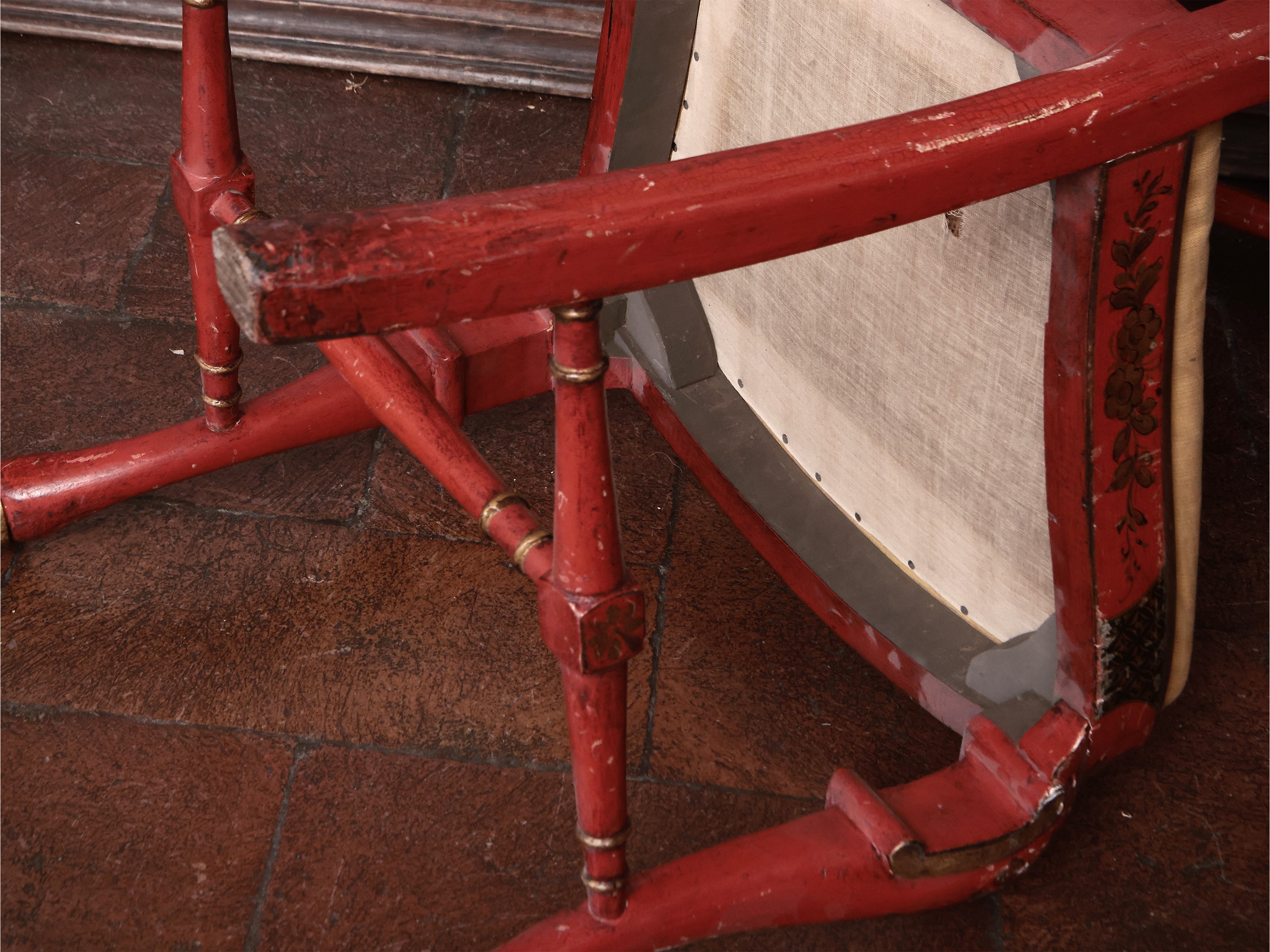 Coppia di Sedie a Pattona in Legno Laccato Rosso