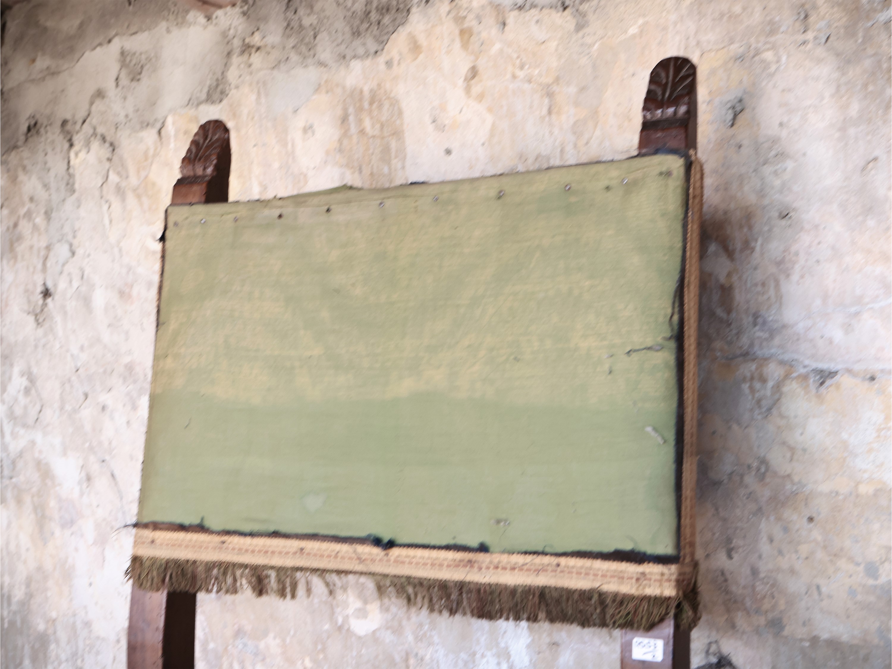 Coppia di Seggioloni in Noce