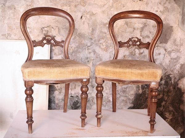 Coppia di sedie in noce