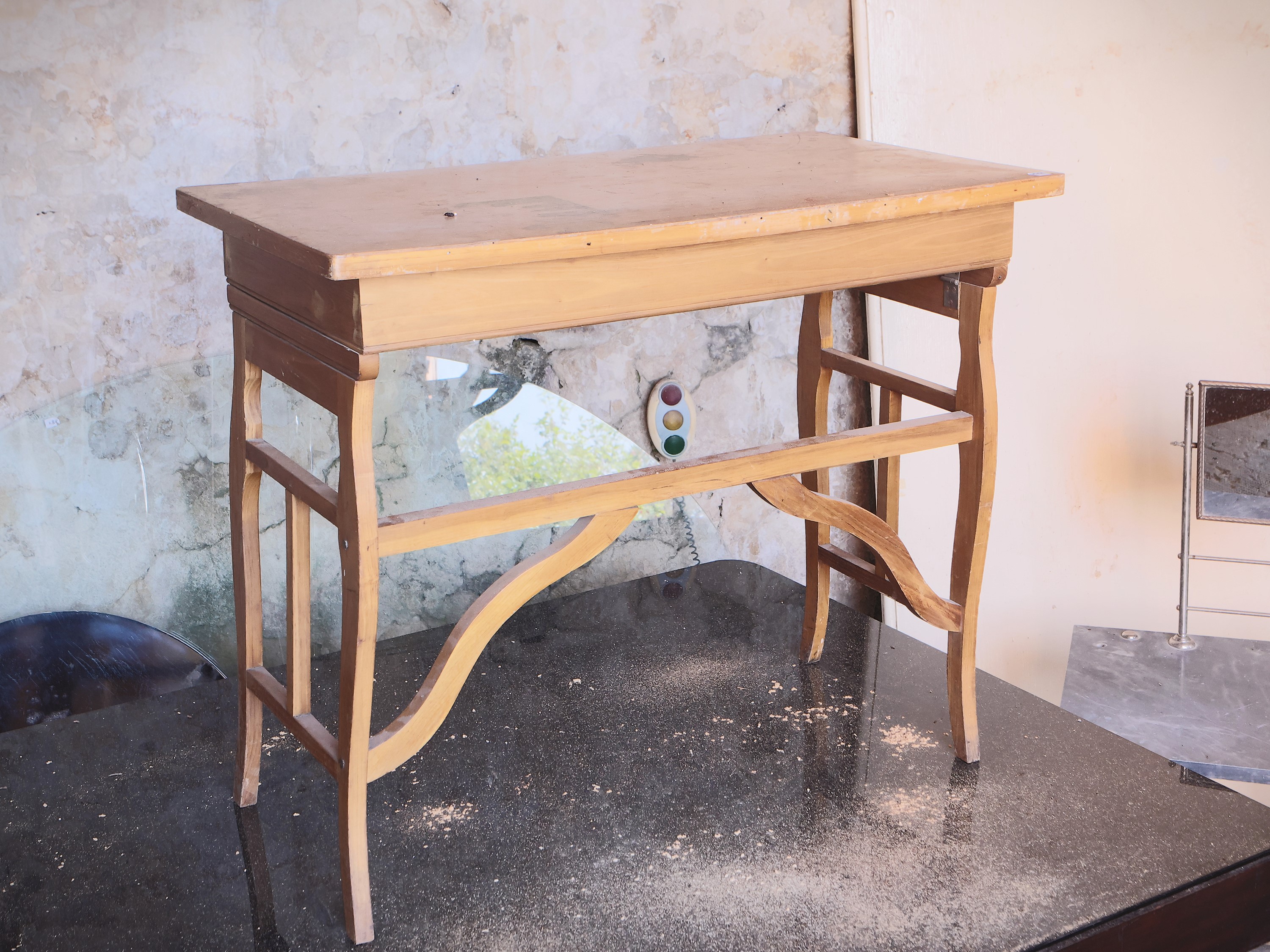 Tavolino da Appoggio in Legno Tenero