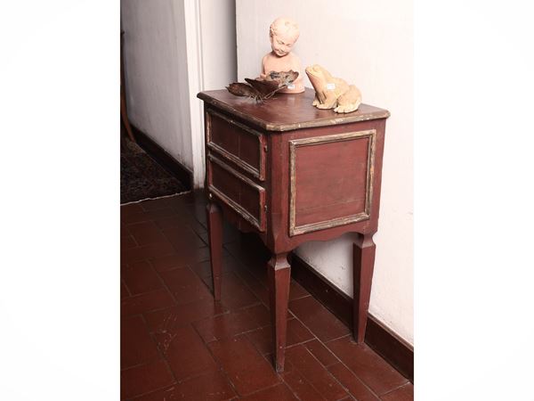 Comodino in legno laccato