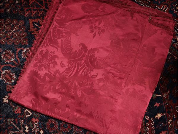 Copriletto in damasco rosso di seta d'epoca