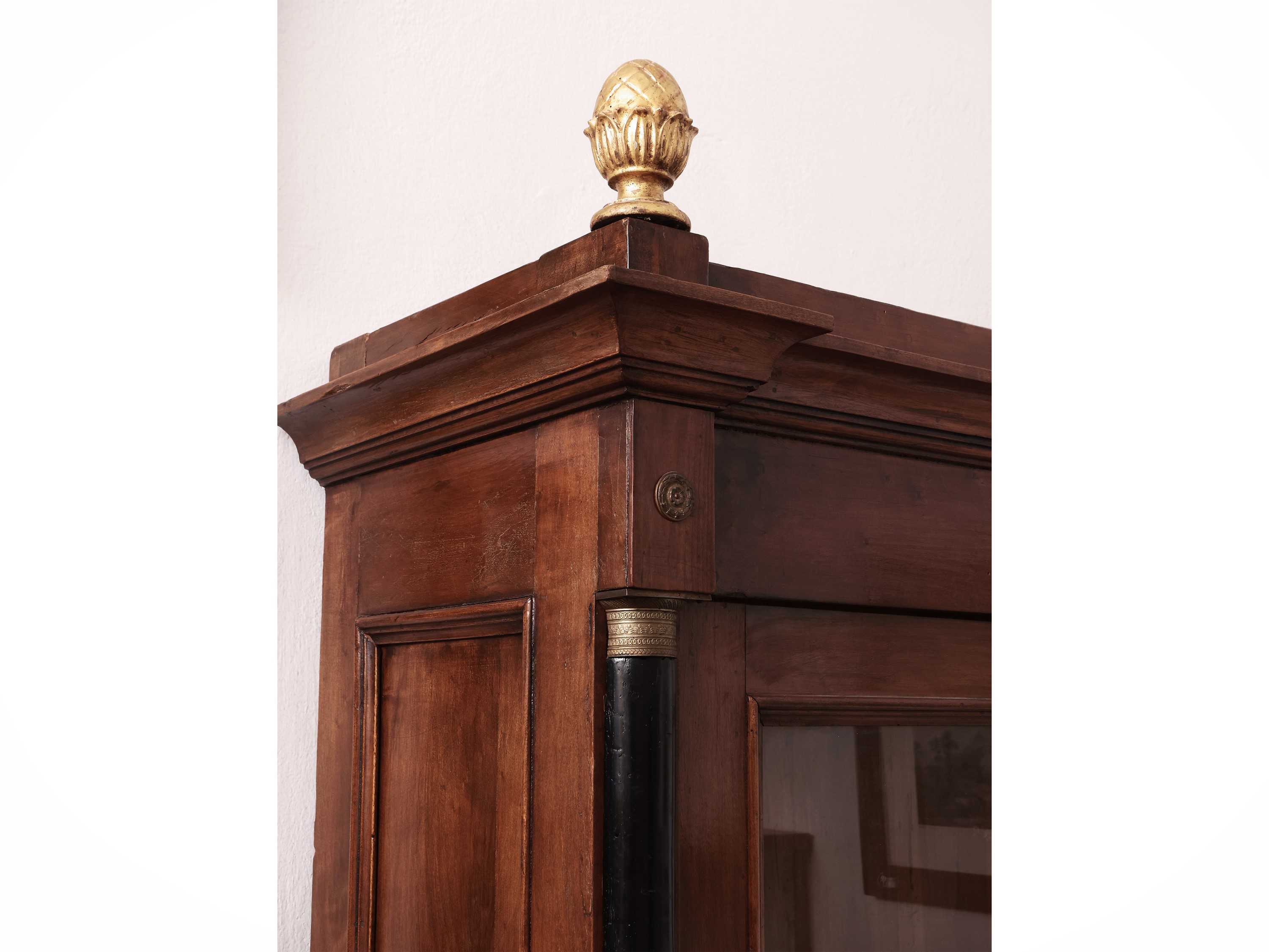 Credenza a Due Corpi Impiallacciata in Noce