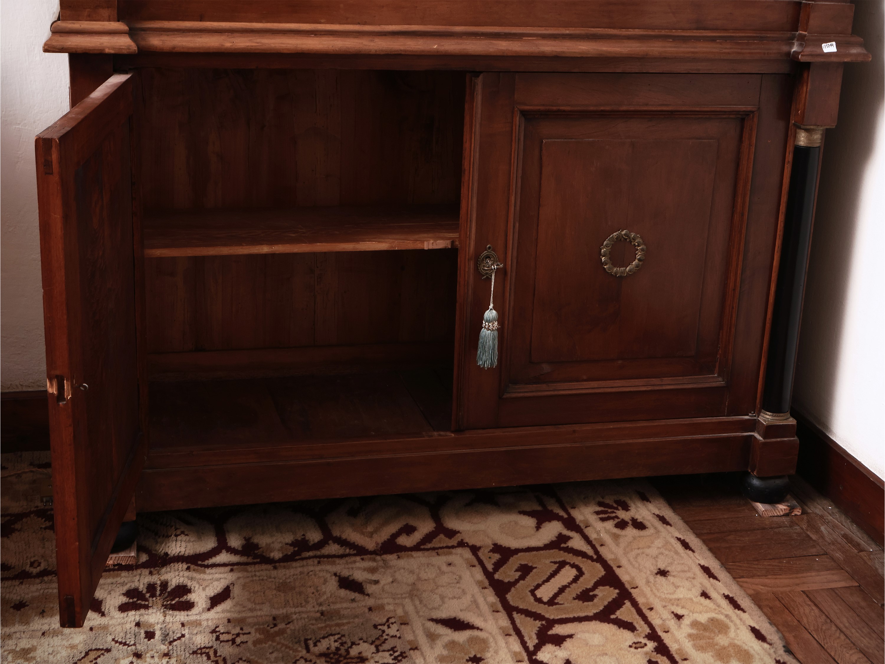Credenza a Due Corpi Impiallacciata in Noce