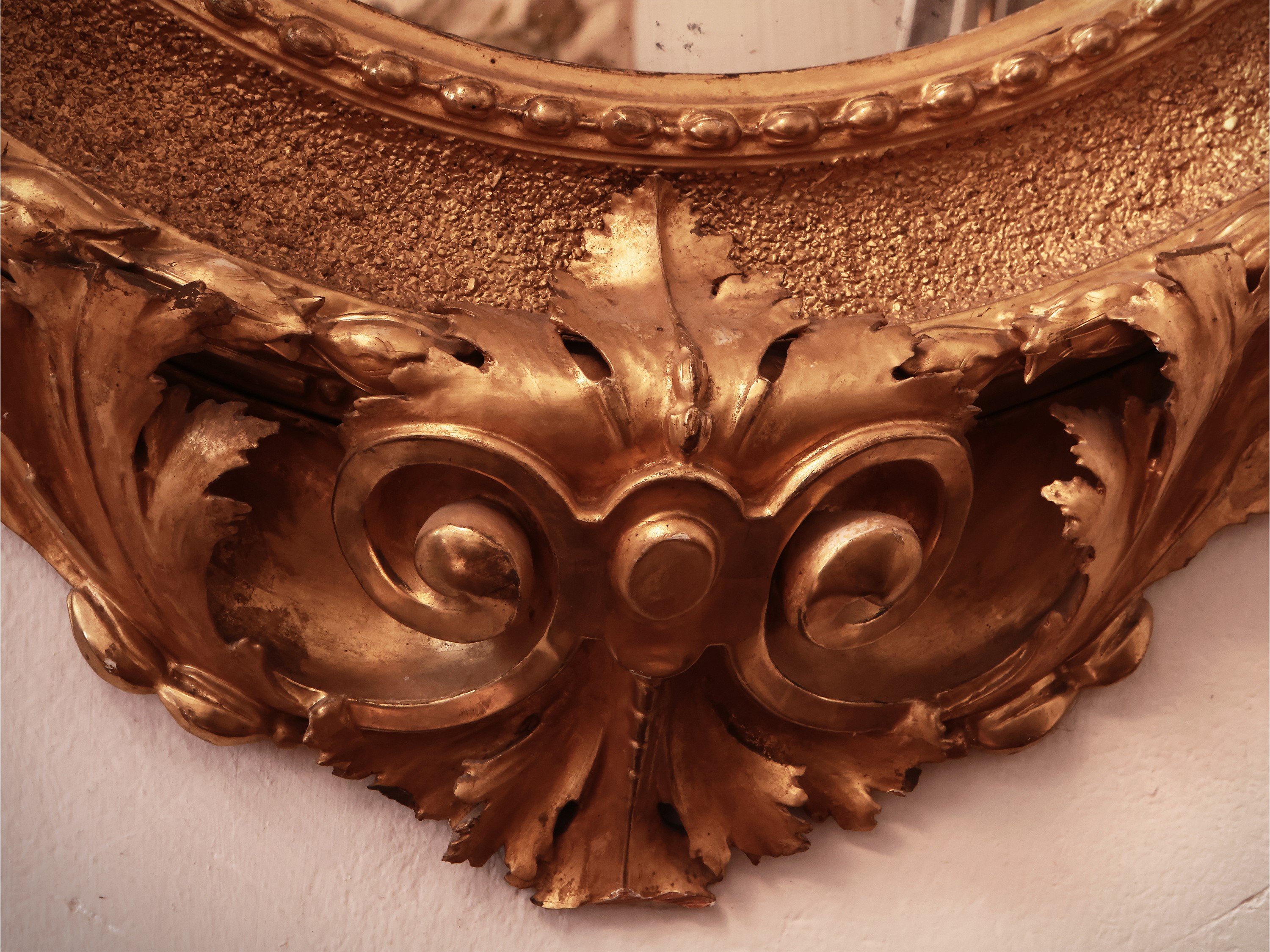 Specchiera con Cornice in Legno e Pastiglia Dorata