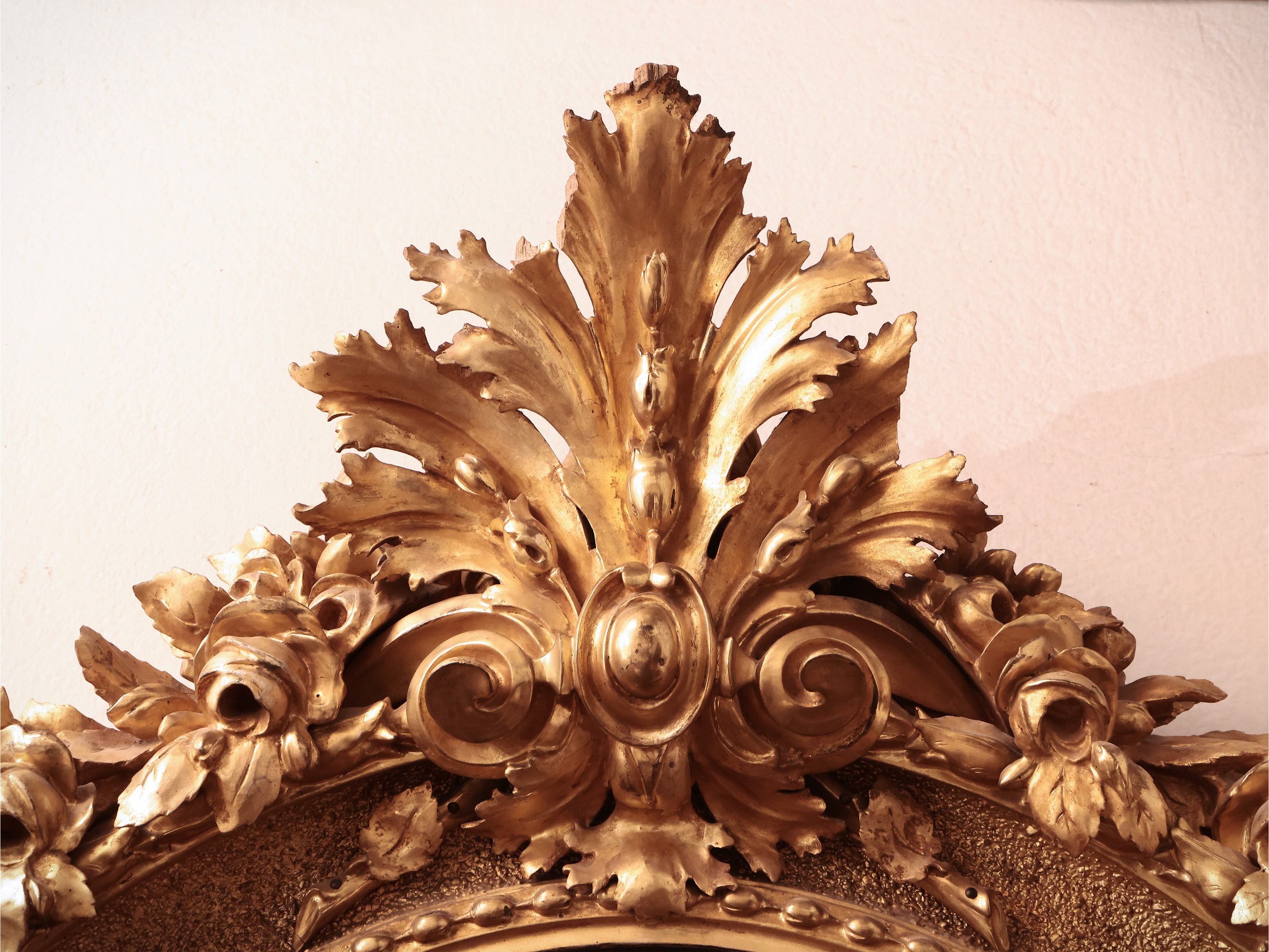 Specchiera con Cornice in Legno e Pastiglia Dorata