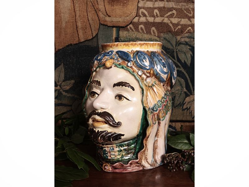 Vaso Antropomorfo in Ceramica Policroma
