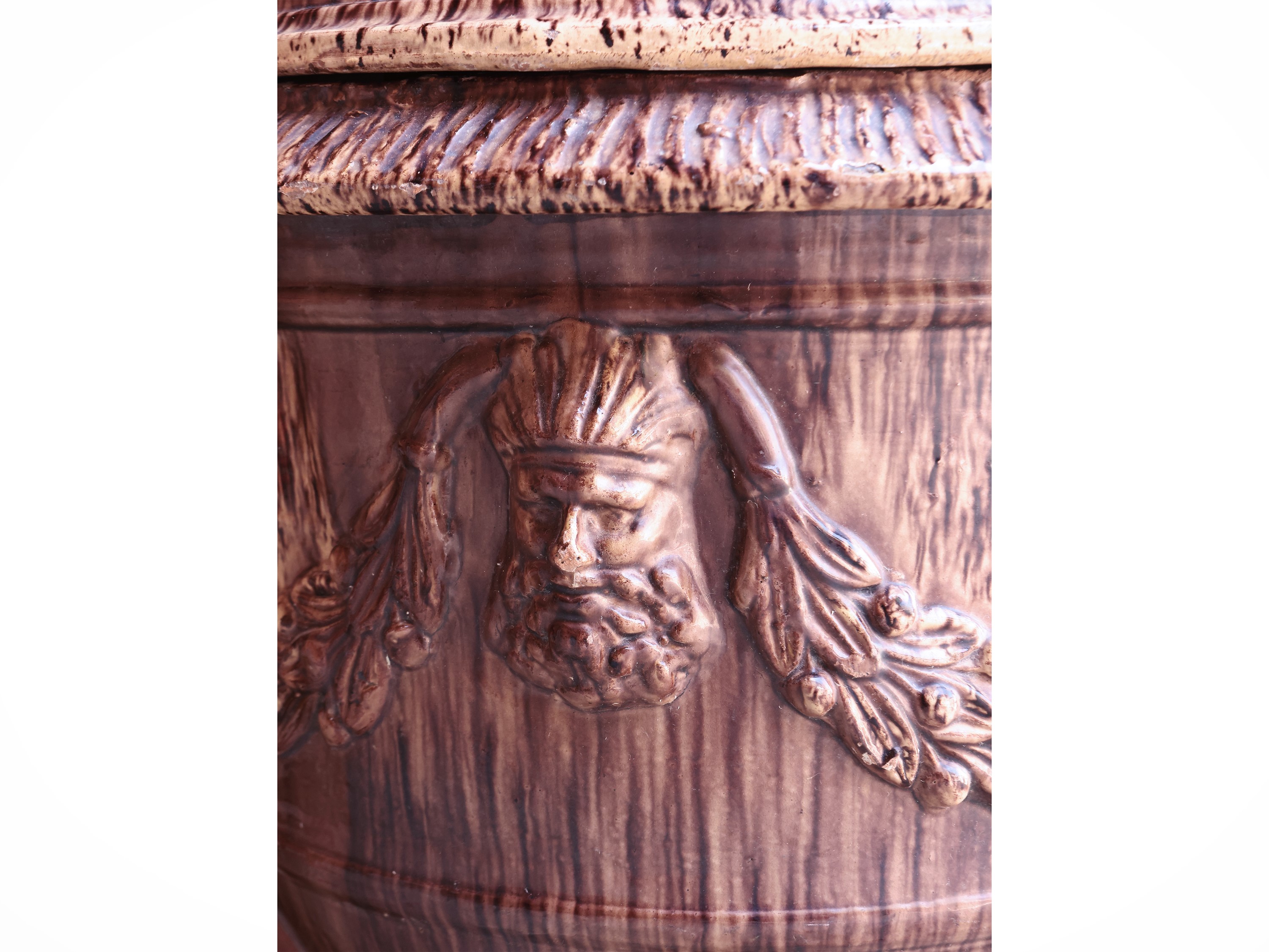 Coppia di grandi brucia essenze o bracieri in maiolica