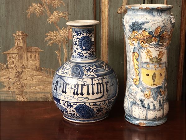 Albarello e fiasca in maiolica