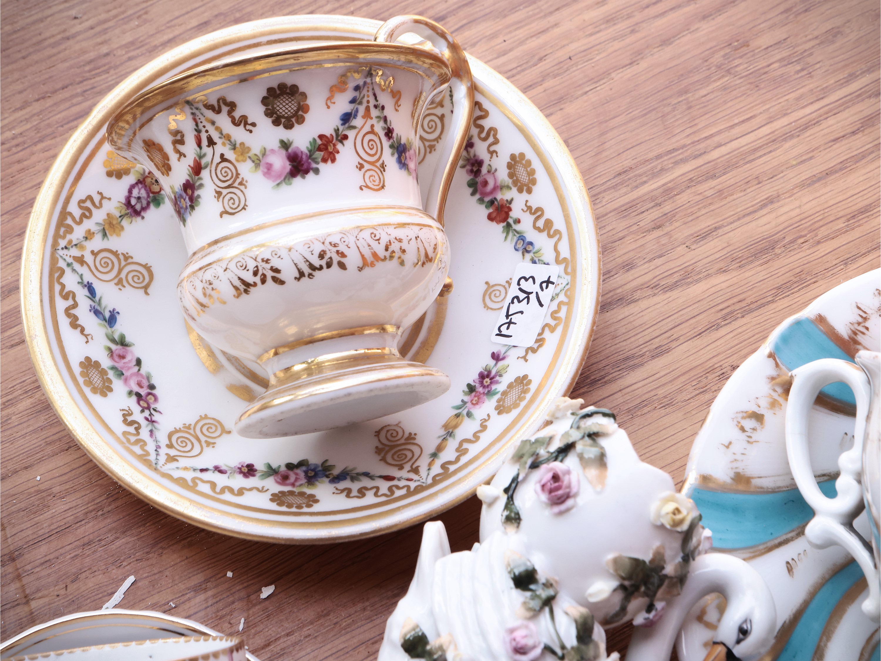 Sette Tazzine in Porcellana da Collezione
