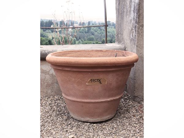 Due vasi a conca d'epoca in terracotta