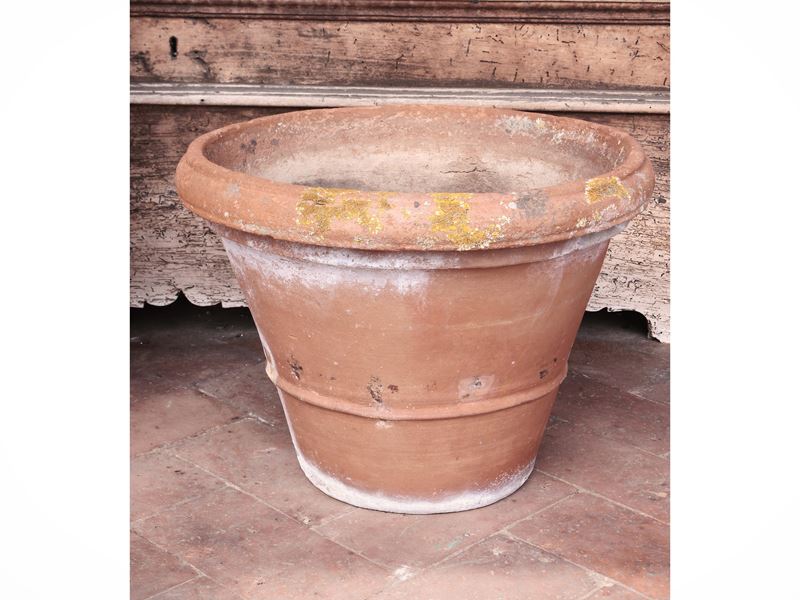 Un Vaso a Conca D'epoca in Terracotta