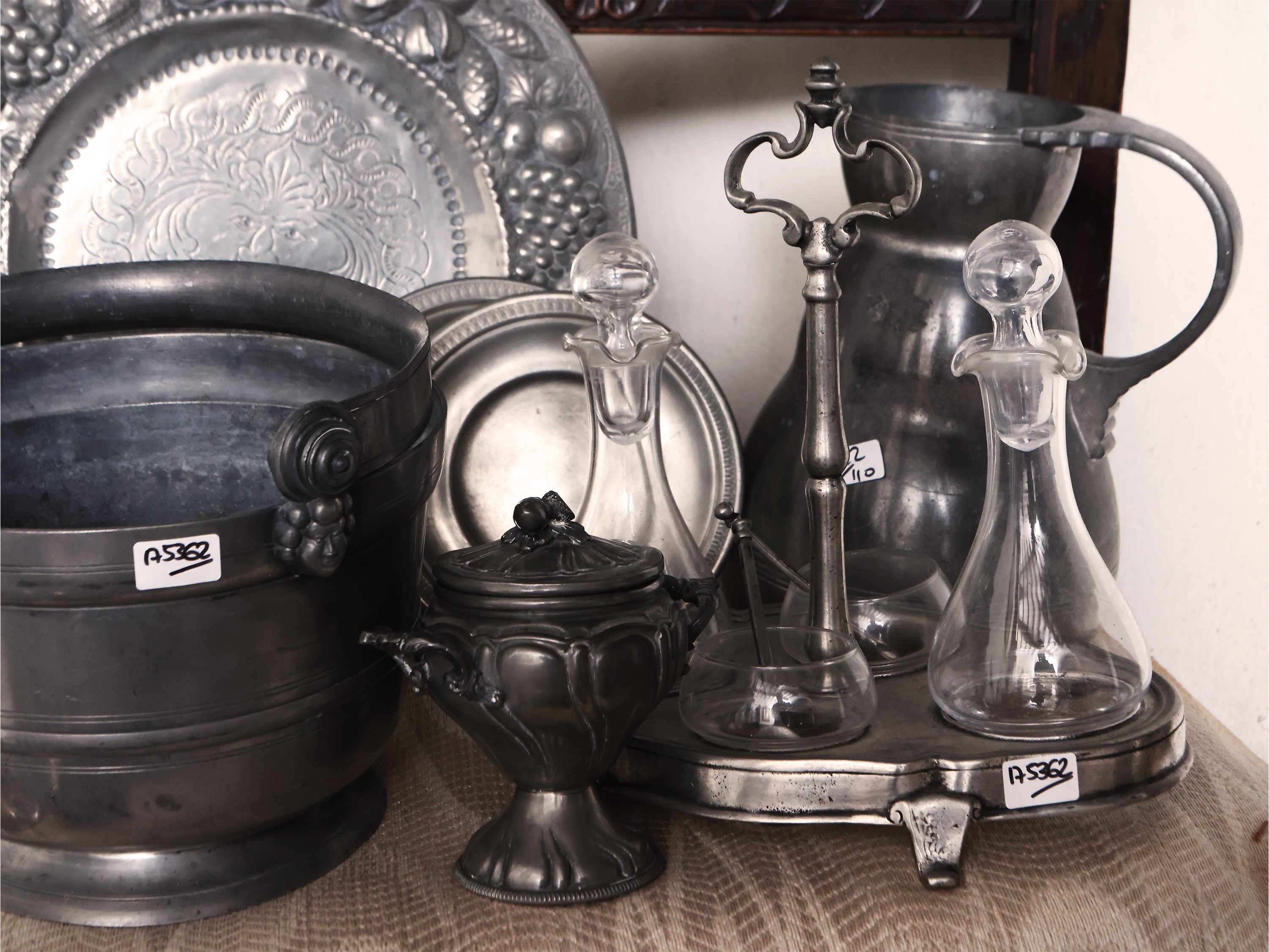 Accessori per la tavola in peltro, XIX/XX secolo