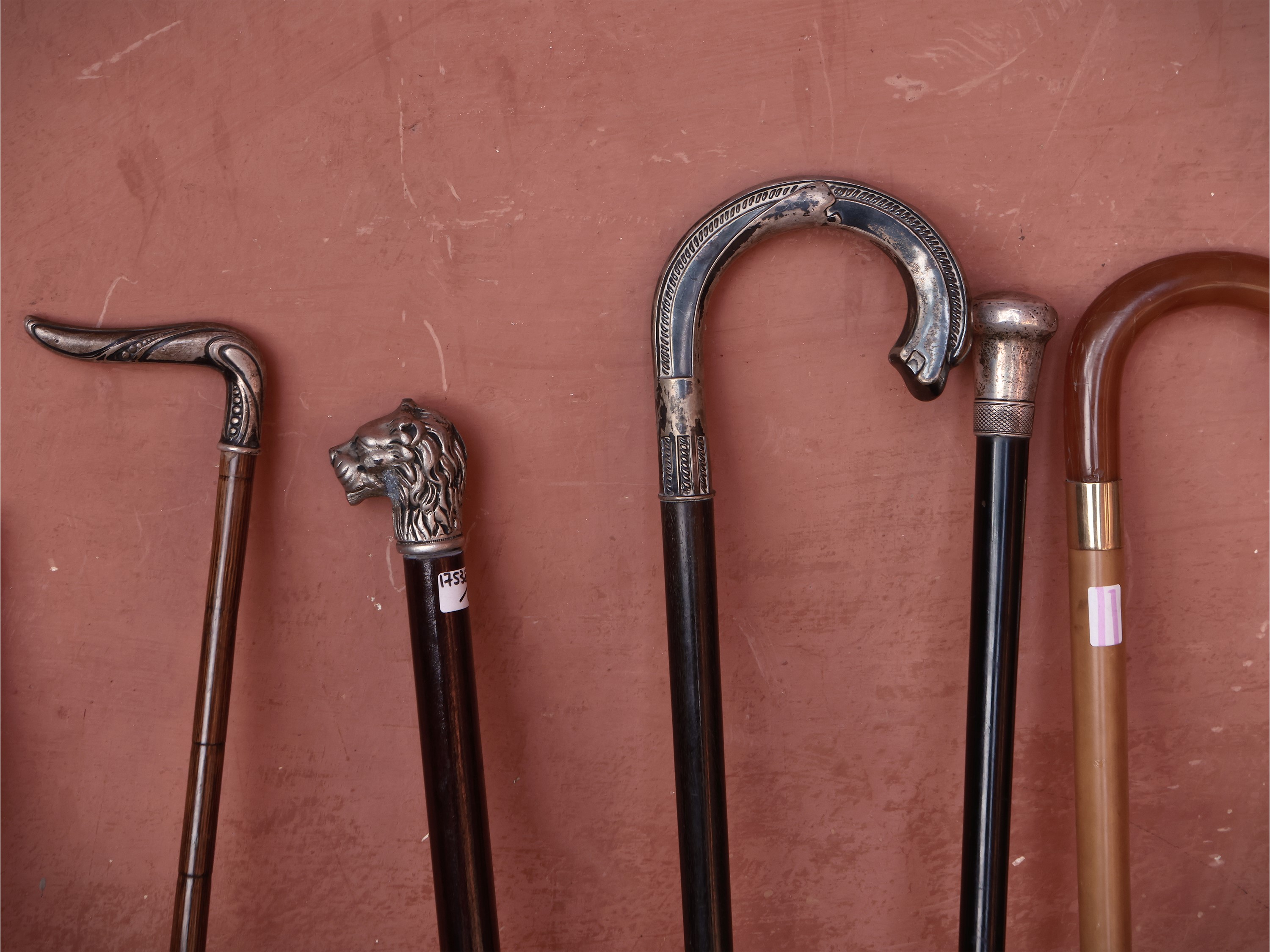Collezione di Cinque Bastoni da Passeggio D'epoca